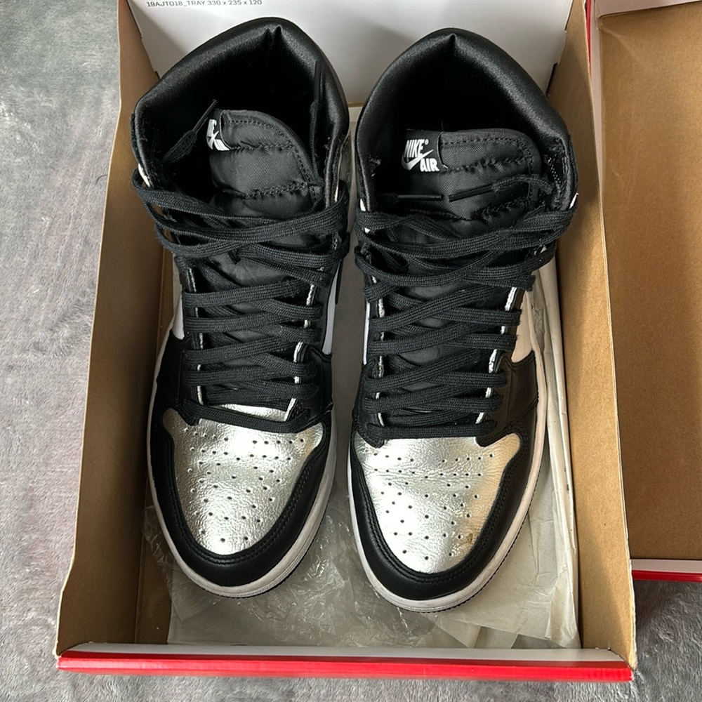 Womans mettqlic silver air jordan 1